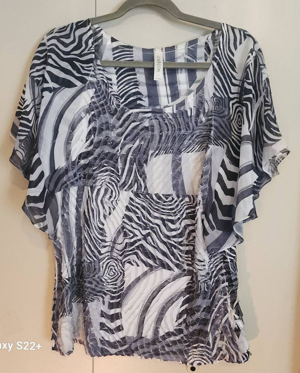 t0 Cubism black and white textured zebra print sheer overlay & flutter sleeves